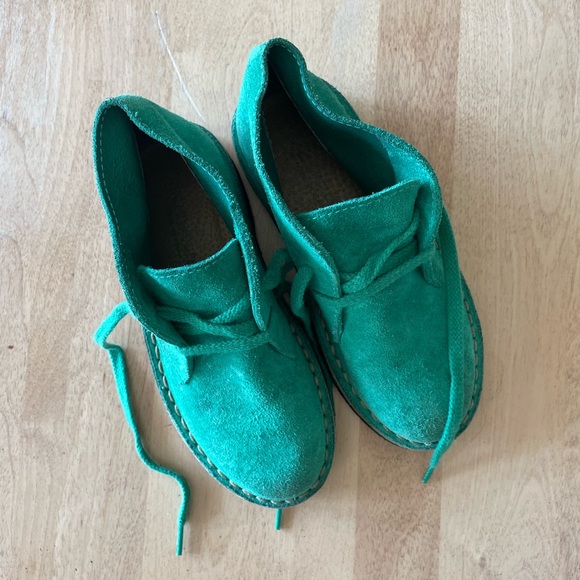 Crewcuts Macalister green suede chukka boots size 11 toddler - Picture 2 of 4